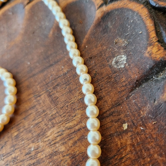 Vintage 1940s Bow Rhinestone and Pearl Necklace - Picture 2 of 8